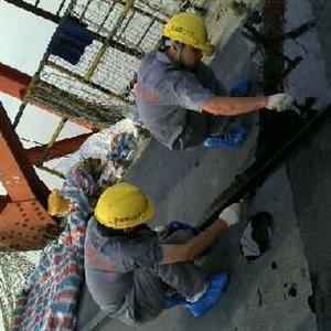 武汉修明智能家居设计有限公司员工在做复合润滑涂层